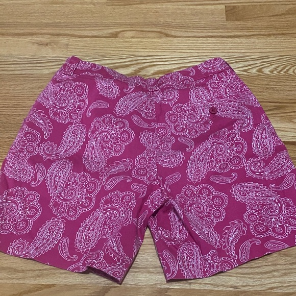 Jones New York Signature Pink Paisley Shorts - Picture 3 of 3